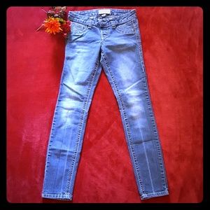 Maurices jeans